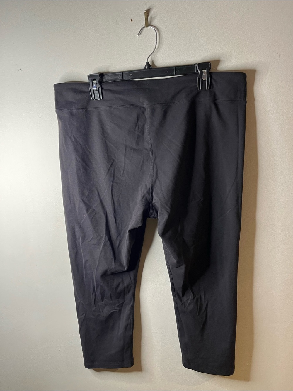 L.L. Bean Black Women's Capri Leggings with Wide Waistband - Picture 3 of 5